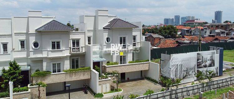 Modern Georgian Style Cluster Ada Pool Dan Lift di Gandaria Keb Baru 1