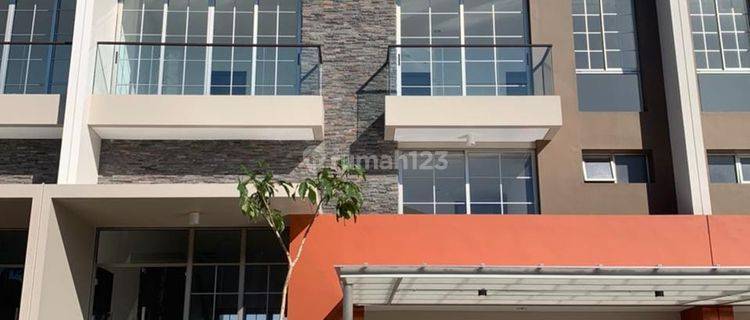 Disewakan Rumah Pik2 Uk 10x25 Kt 4+1 View Danau Unit Jarang Ada 1