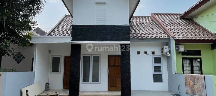 Rumah 2 Lantai Bagus SHM di Oma Regency, Jakarta Selatan 1