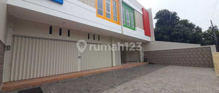 Ruko di Kyai Saleh Baru Pusat Kota Parkir Luas 1