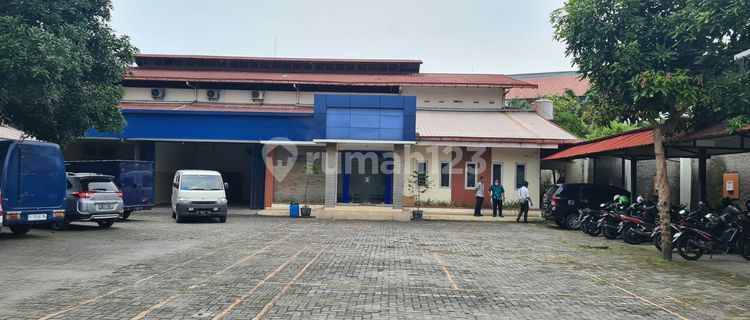 Ready-to-Use Warehouse in Gajah with Spacious Parking Area 1