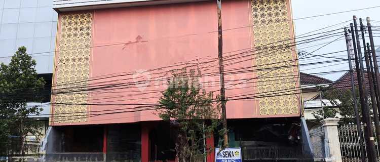 3-Story Building in Flood-Free City Center 1