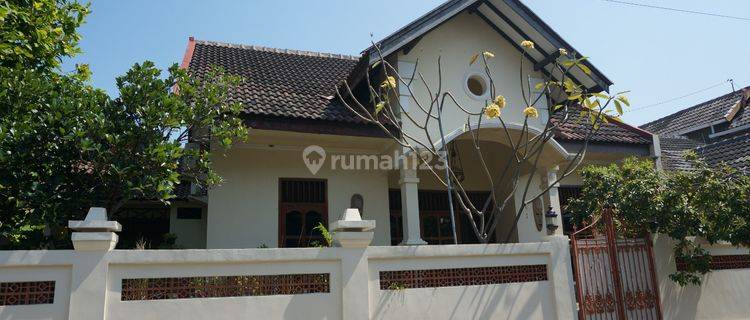 Rumah asri di Sinar waluyo Semarang Timur SHM Bagus 1