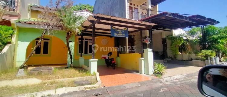 Rumah di kawasan elit semarang Selatan SHM 1