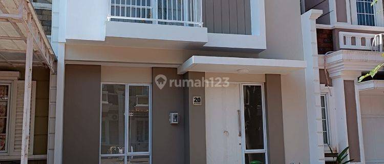 Rumah 2 lantai semi furnish di Paramount Simongan Semarang Barat 1