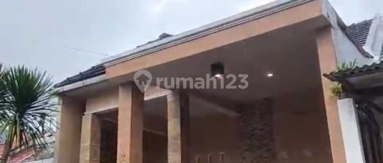 Semi-Furnished Ready-to-Occupy House in Tembalang Near Undip Campus 1