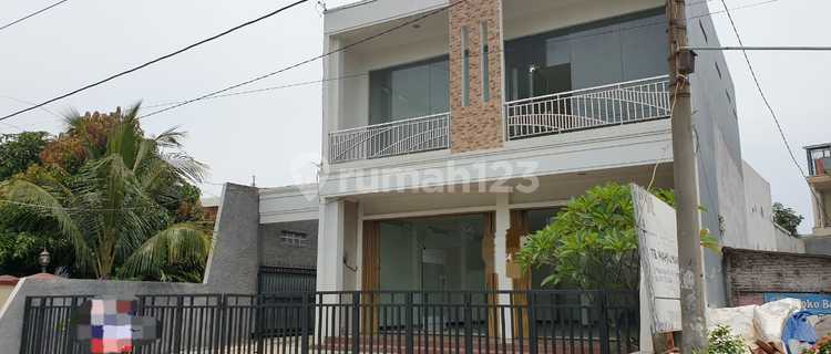 Nice Shop House for Rent in Gayamsari, Land Area 270 M2, Spacious Parking 1
