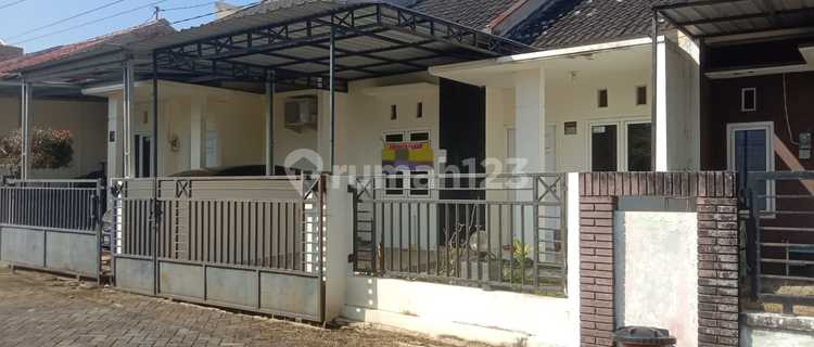 Beautiful House in Tembalang 1