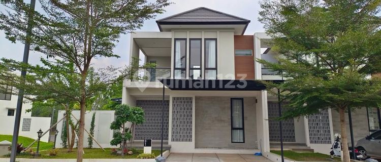 Nice 2-Story House in West Semarang 1