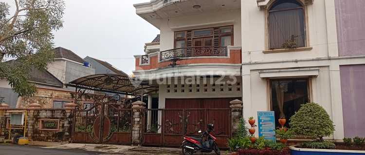 Rumah Bagus 2 Lantai di Tembalang 1