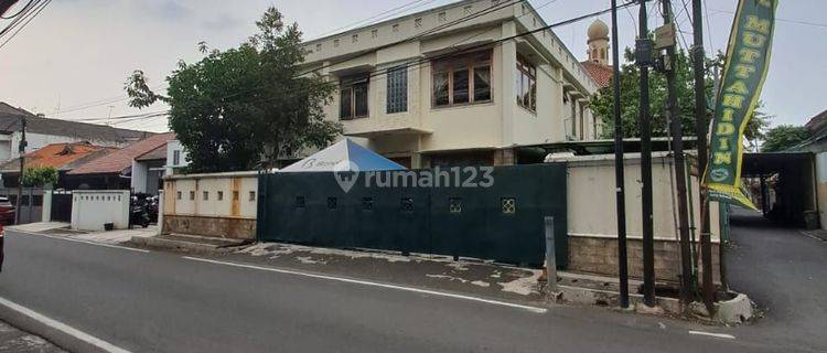 Rumah Dua Lantai di Jalan Raya Tebet Barat   1