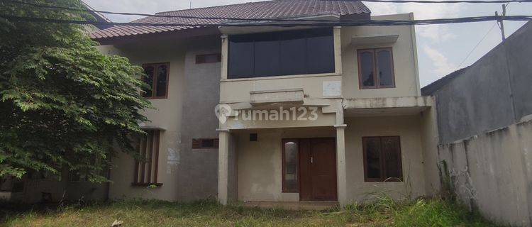 Rumah Lama 2 Lantai di Kemang Pratama, Bekasi 1