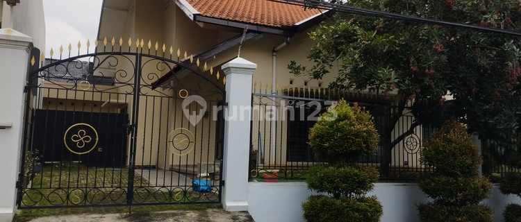 For Sale, Ready-to-Occupy House in Ngresep Banyumanik, Semarang 1