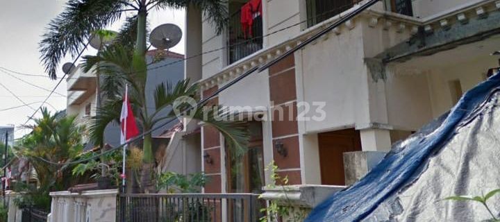 2-story house 10x15.5 in Menteng, Central Jakarta, good negotiable 1