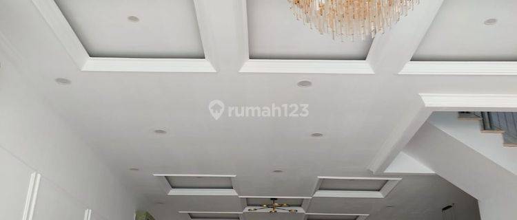 Mewah Rumah 12x25 Semi Furnished Golf Island Di Pantai Indah Kapuk, Jakarta Utara 1