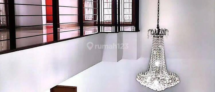 Disewa Rumah Full Furnished Senayan, Jakarta Selatan 1