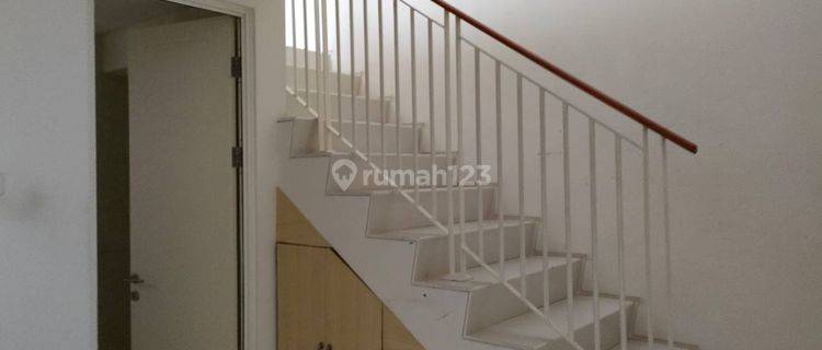 Rumah Pakuwon City Cluster Zimbali Costa 2 Lantai, Ada Pantry 1
