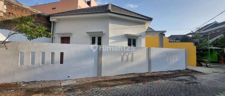 Dijual Rumah di Jalan Pondok Permata Suci Baru  1