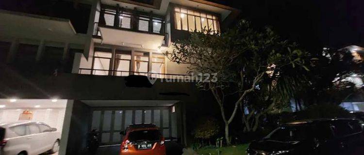 Disewakan Rumah Mewah Dan Megah di Setra Duta 1