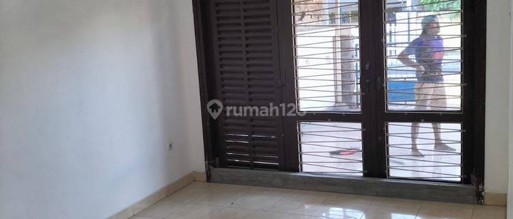 98. Disewakan Rumah Dan Gudang di Ngagel Jaya Selatan 1