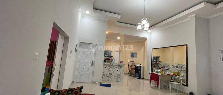 Rumah cantik sudah renovasi di Griya Hijau Regency Ciputat 1