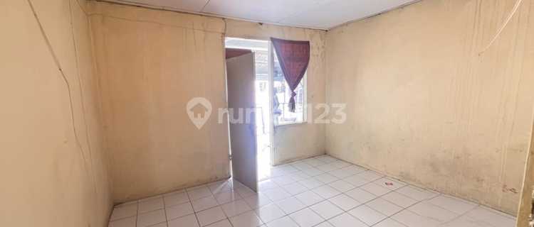 For Sale: Simple House in Cikadut, Bandung, Converted into a 4-Door Rental Unit, Already Active and Comfortable. Strategic Location, Suitable for Investment. 1