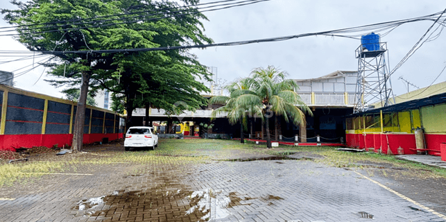 Building In Prime Location In Jl. Tole Iskandar Depok, Jawa Barat 1