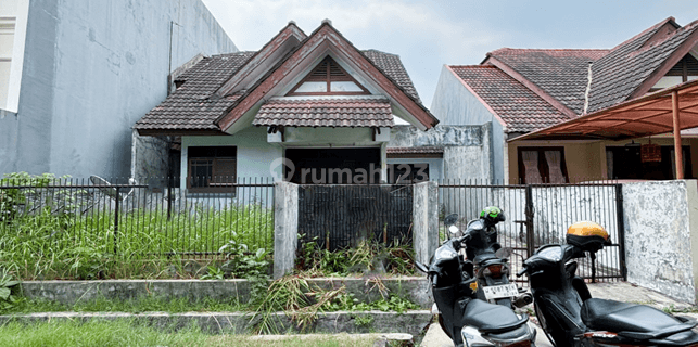 Rumah Tua Hitung Tanah Dalam Komplek Giriloka Bsd City, Tangerang Selatan 1