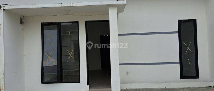 Rumah di Jalan gatot subroto gg damai SHM Timur 1