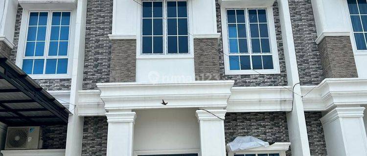 Di Jual Cepat Rumah 2 Lanta, 2 Rumah Ready Dalam Kompleks 1