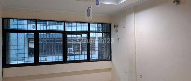 Dijual Ruko Bagus SHM lokasi favorite dalam kompleks 1