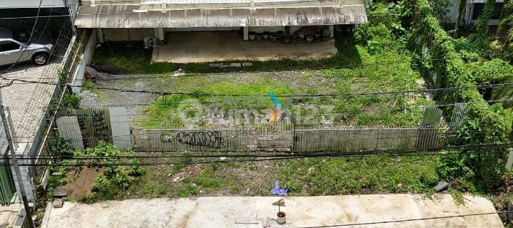 Rumah Lama di Nol, Poros Jalan Raya Dieng, Klojen, Malang 1