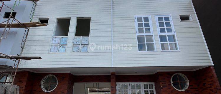 Dijual Townhouse Ala Industrial House Di Denpasar Dekat Seminyak 1