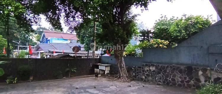 Sewa Rumah Dua Lantai , Menteng Jakarta Pusat 1