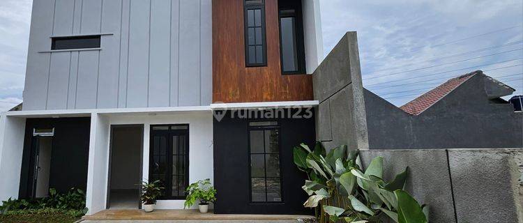 Rumah 2 Lantai 9 Menit ke RSU Brawijaya Sawangan SHM Hadap Utara J34516 1
