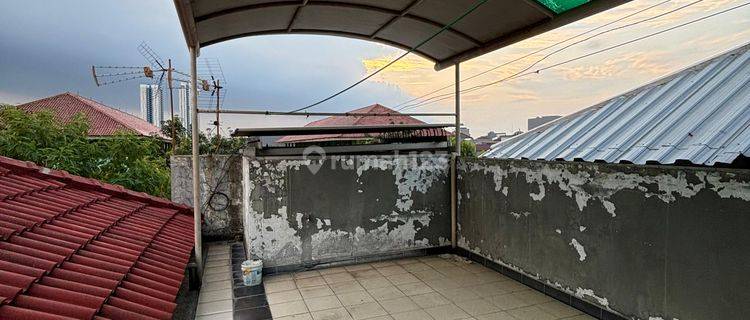 Disewa Rumah 2,5 Lantai di Jalan Mangga, Duri Kepa, Jakarta Raya 1