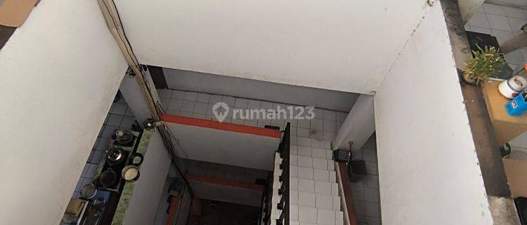 Dijual 3 Ruko Gandeng Kost di Jalan Keagungan, Taman Sari, Jakarta Barat 1