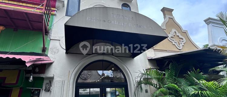 3-Story Well-Maintained Shop House Near BSD Toll Road 1