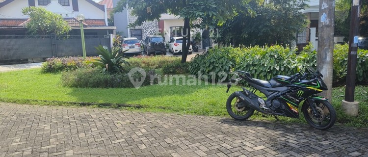 Disewakan Rumah Di Sektor 5 Bintaro Depan Taman TA16458 1
