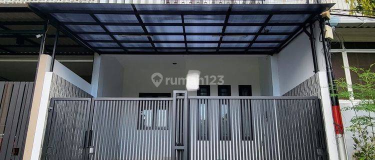 Rumah 3 Lantai Baru Semi Furnished SHM di Komplek Janur Asri, Jakarta Utara. Btrp 1