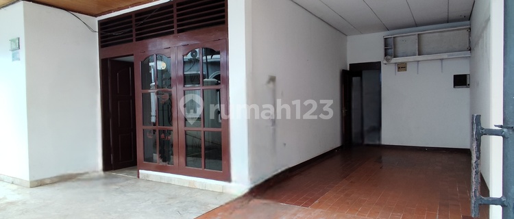 Comfortable & Quiet House Inside Rawamangun Cluster, East Jakarta 1