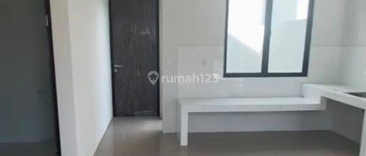 Disewakan gudang cantik di Icon tangerang 1