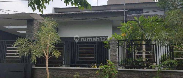 Dijual Rumah Bagus Full Furnished di Tenggilis Tengah 2, Surabaya 1