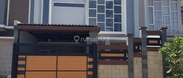 Dijual Rumah Bagus 2 Lantai di Perum Istana Mentari, Sidoarjo 1