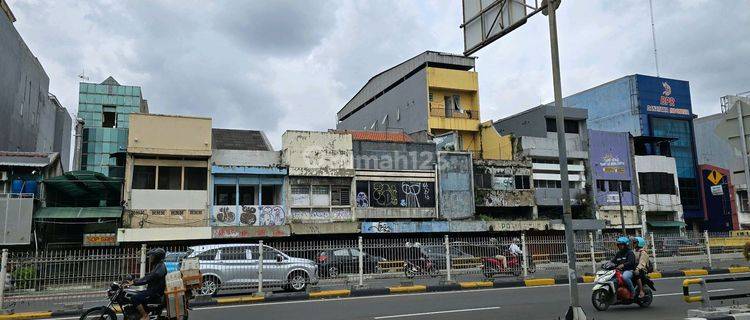 Ruko Dekat Pusat Perbelanjaan Pasar Senin Di Jual Cepat 1