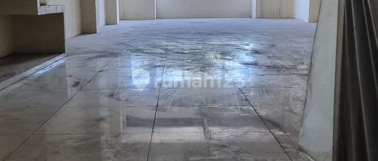 Tanjungsari Shophouse for Rent, 3-story Building 1