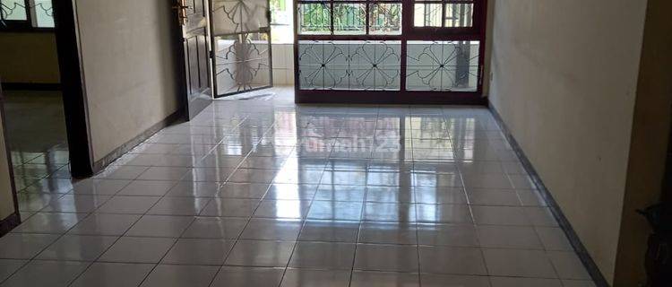 Rumah 2 Lantai Butuh Renovasi Unfurnished SHM di Jual Murah Dan Cepat Taman Holis Indah 1, Bandung 1