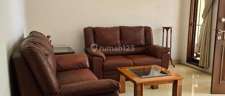 Rumah 2 Lantai Bagus Semi Furnished SHM di Dijual Rumah Sayap Buah Batu - Tengah Kota, Bandung 1