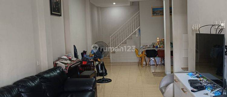 Dijual Rumah Minimalis Baru Renov 2,5 Lantai di Harapan Indah Dekat St John 1