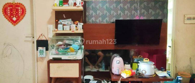 Turun Harga! Apartemen Season City 2 BR Semi Furnished, Jakarta Barat 1